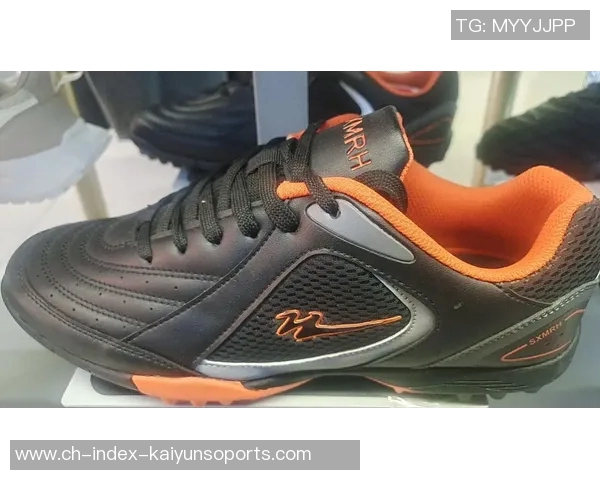 足球鞋的顶级品牌与性能解析让你选择更专业的运动装备